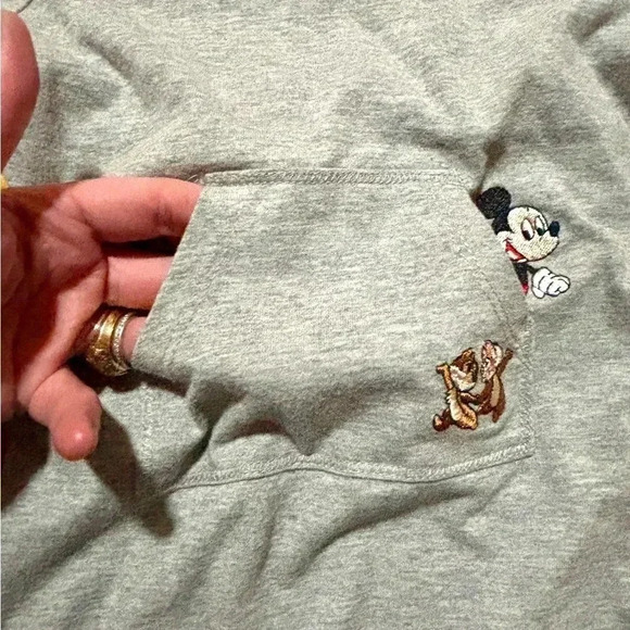 Disney Land 18 mo Hooded SS Grey bottom buttoned Romper w characters. - Picture 6 of 9